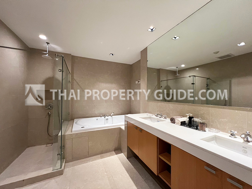 Condominium in Ploenchit : Athenee Residence 