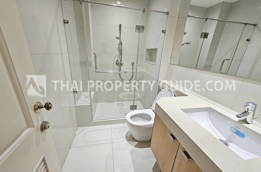 Condominium in Ploenchit : Athenee Residence 