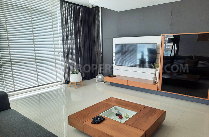 Condominium in Ploenchit : Athenee Residence 