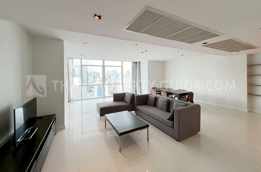 House with Shared Pool for rent in Bangnatrad