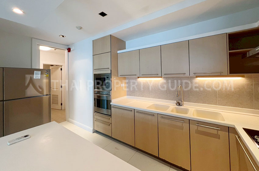 Condominium in Ploenchit : Athenee Residence 