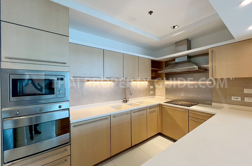 Condominium in Ploenchit : Athenee Residence 