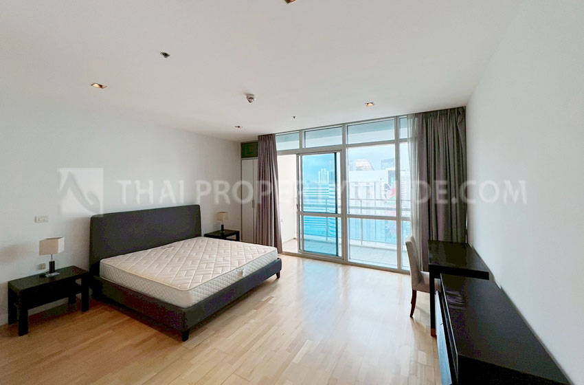 Condominium in Ploenchit : Athenee Residence 