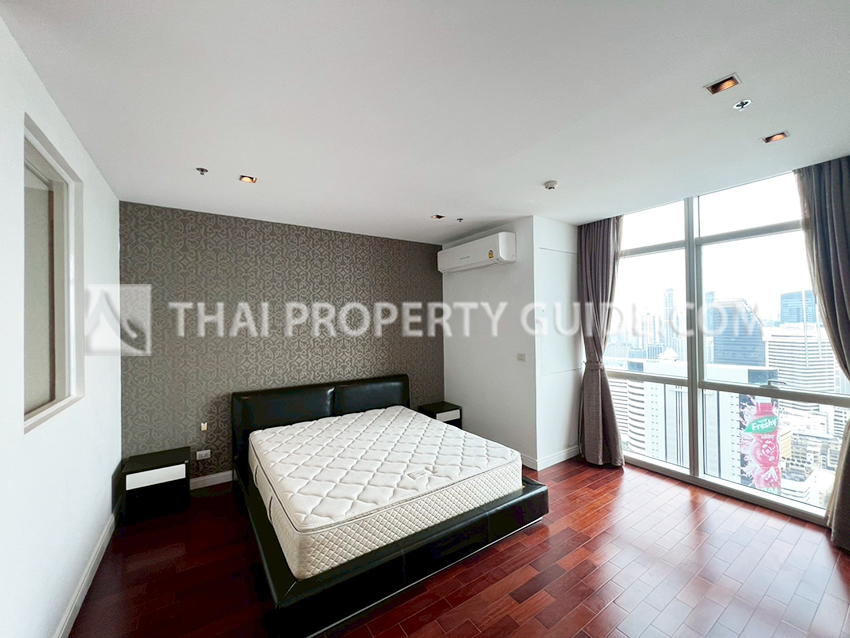 Condominium in Ploenchit : Athenee Residence 