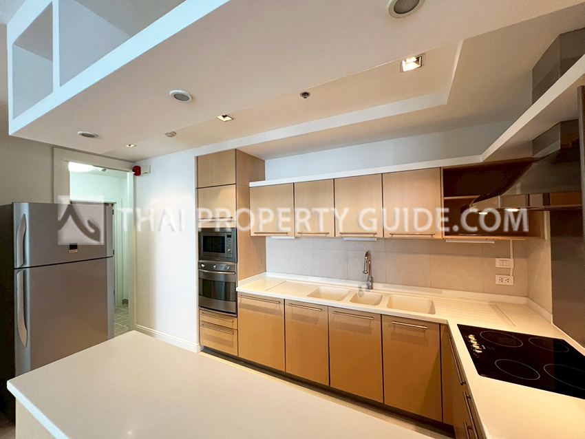 Condominium in Ploenchit : Athenee Residence 