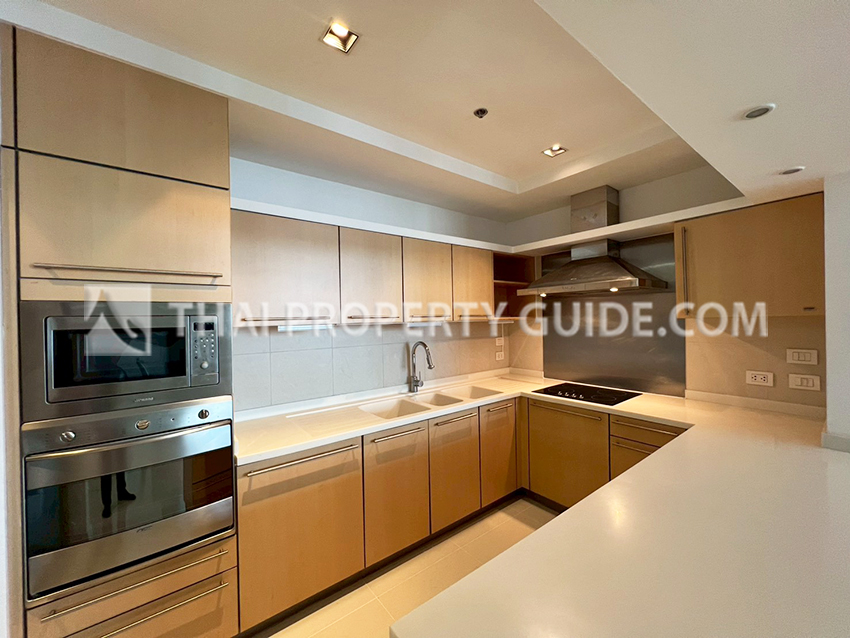 Condominium in Ploenchit : Athenee Residence 