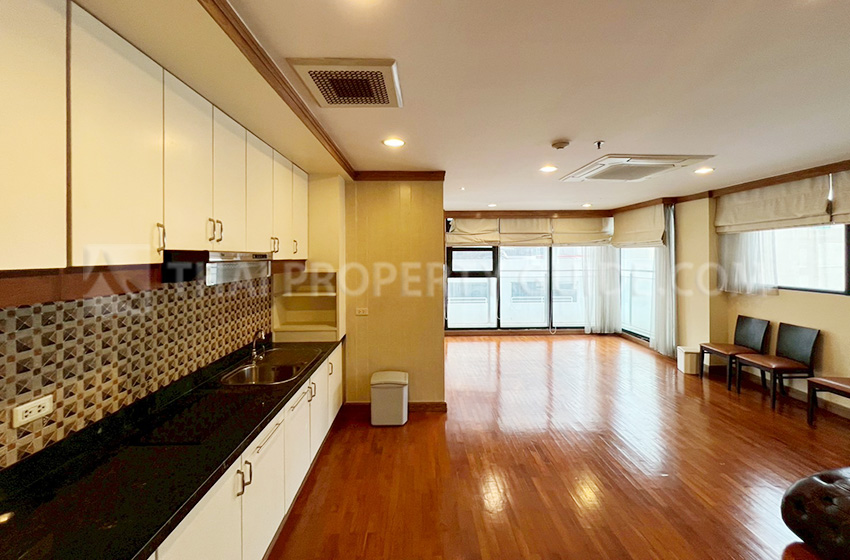 Condominium in Ploenchit 
