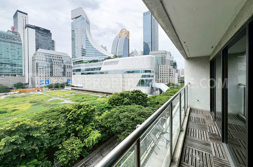Condominium in Ploenchit 