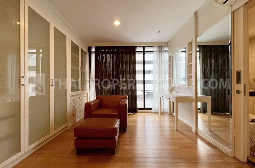 Condominium in Ploenchit 