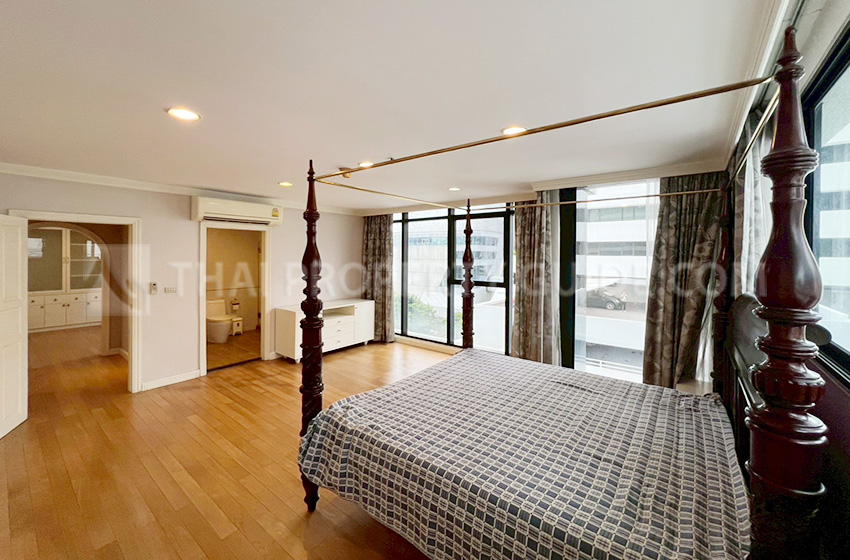 Condominium in Ploenchit 