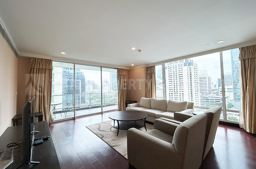 Condominium in Ploenchit 