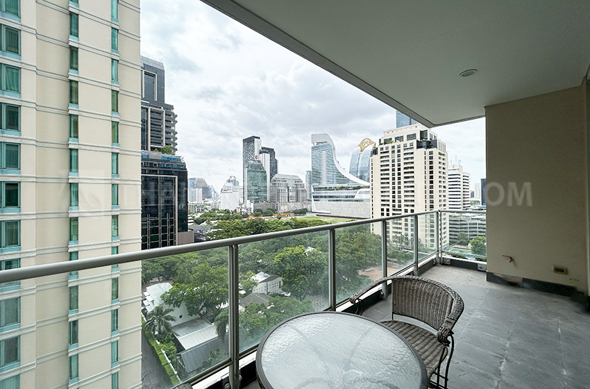 Condominium in Ploenchit 