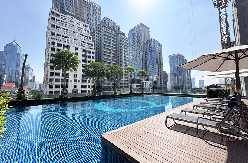 Condominium in Ploenchit 