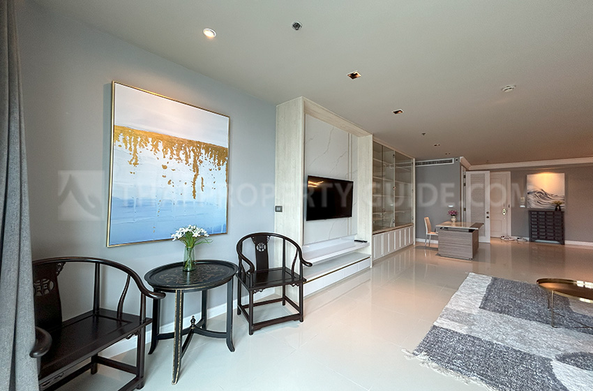 Condominium in Ploenchit : Athenee Residence 