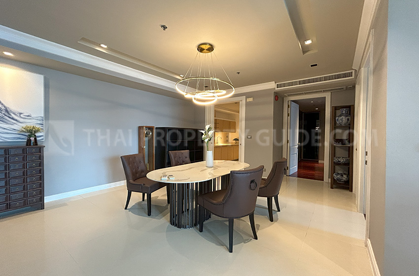 Condominium in Ploenchit : Athenee Residence 