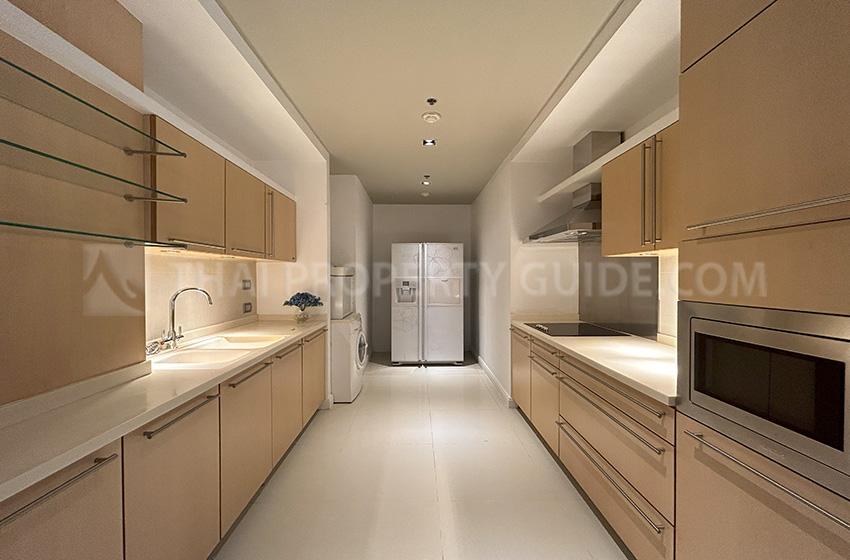 Condominium in Ploenchit : Athenee Residence 