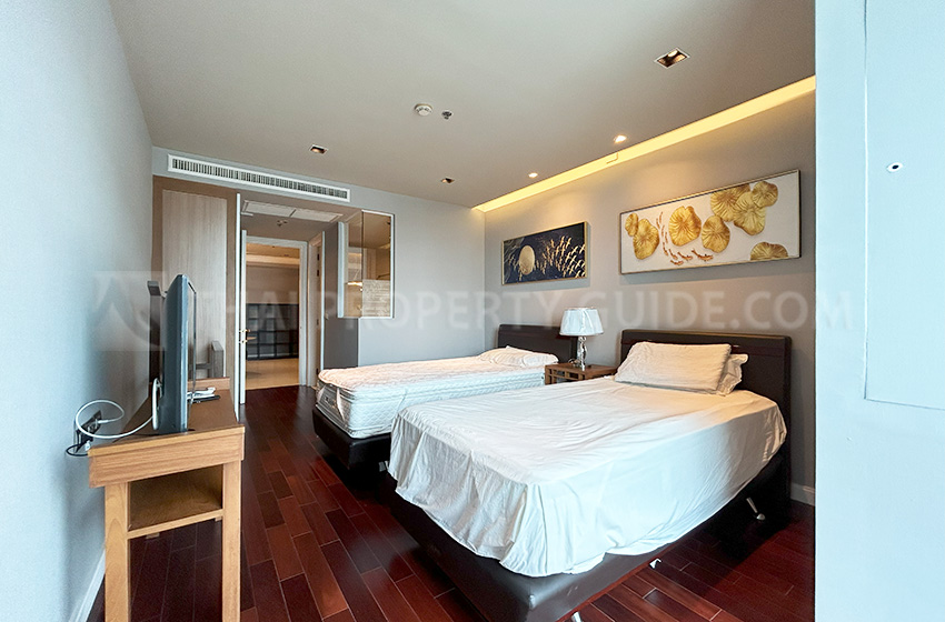 Condominium in Ploenchit : Athenee Residence 