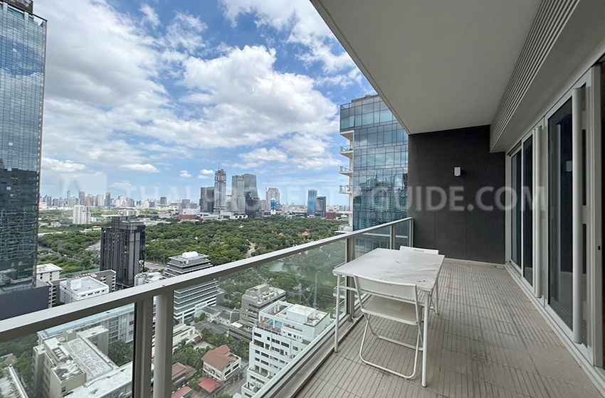 Condominium in Ploenchit 