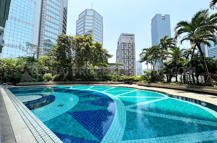 Condominium in Ploenchit 