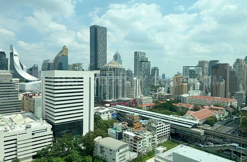 Condominium in Ploenchit 