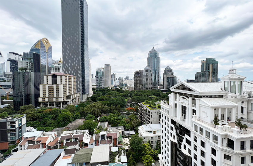 Condominium in Ploenchit 