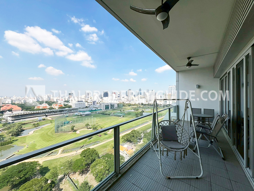 Condominium in Ploenchit 