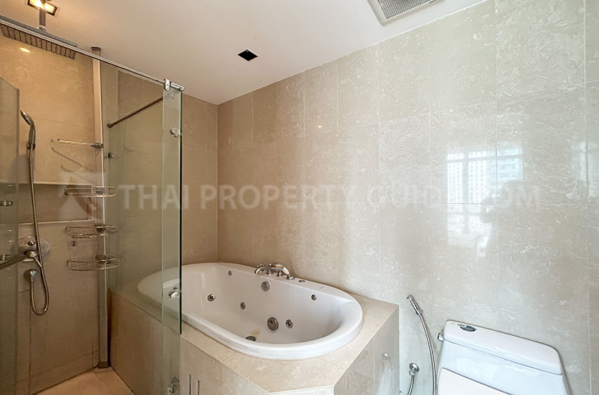 Condominium in Ploenchit : Athenee Residence 