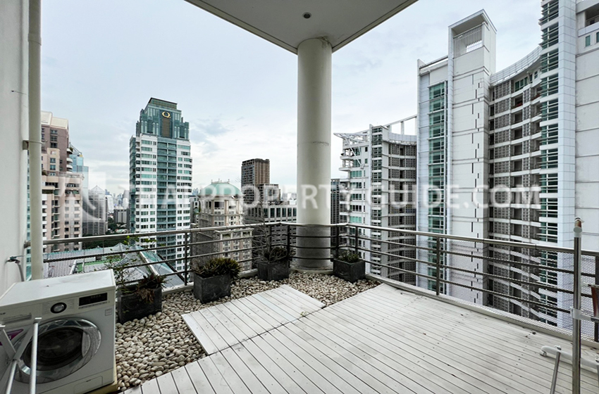 Condominium in Ploenchit 