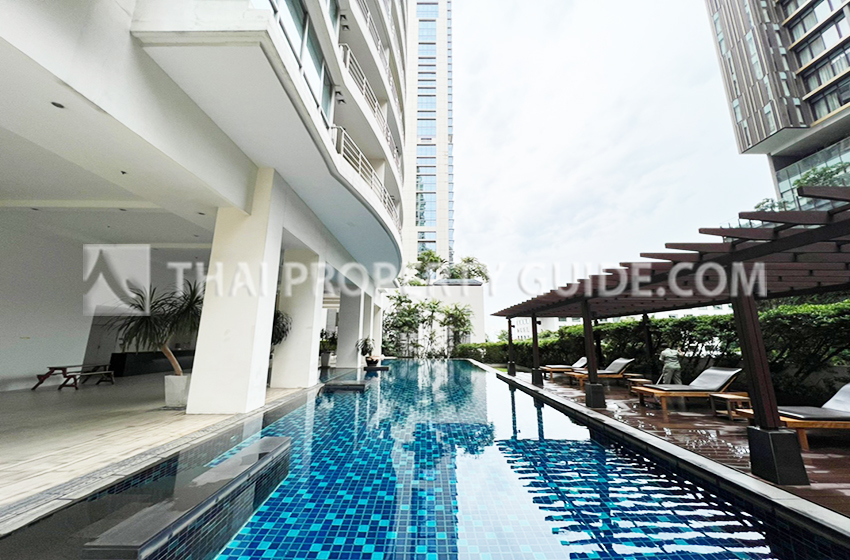 Condominium in Ploenchit 