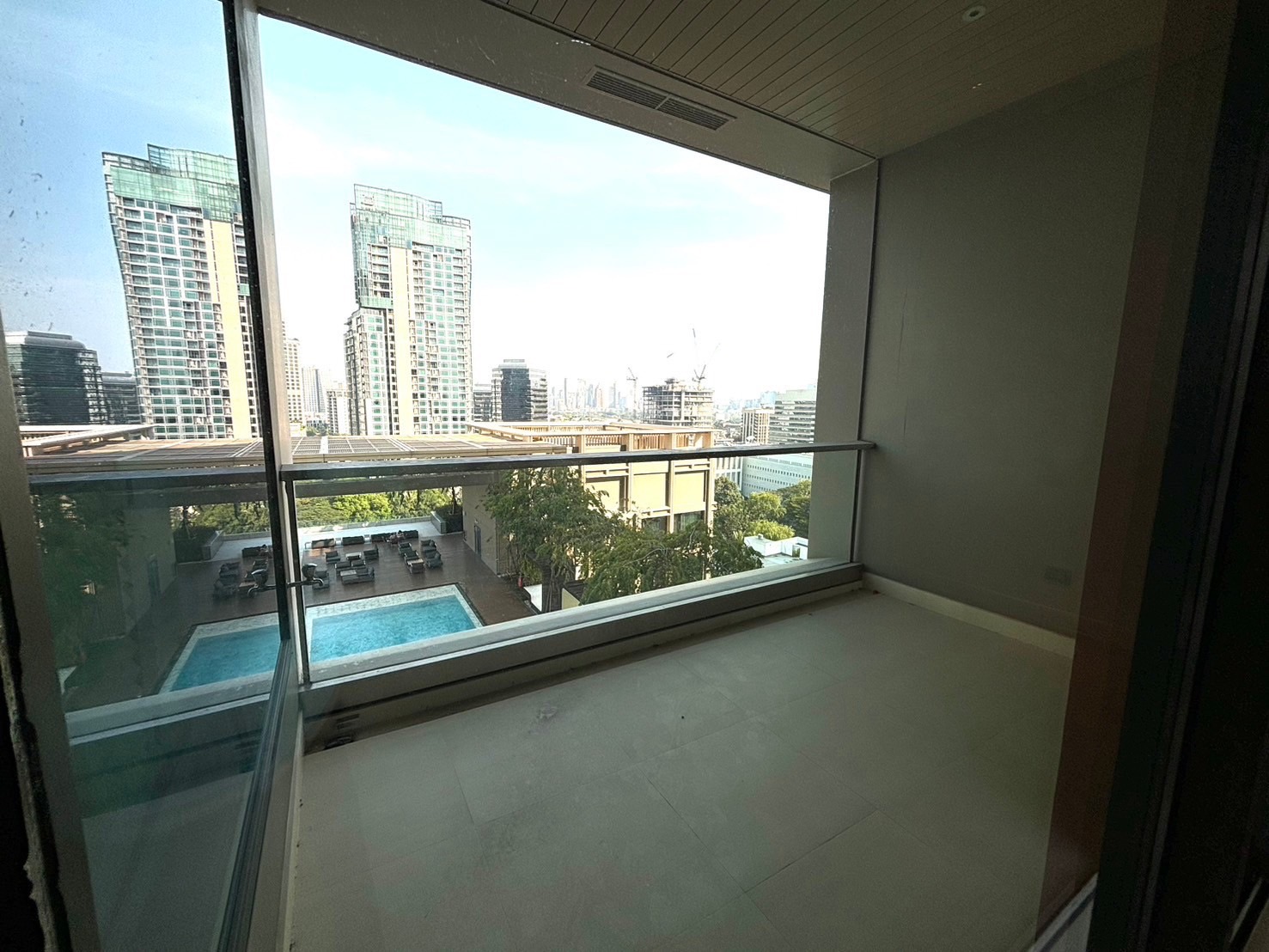 Condominium in Ploenchit 