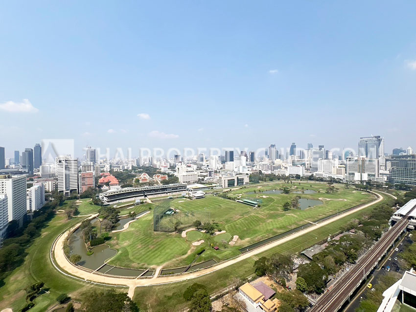 Condominium in Ploenchit 