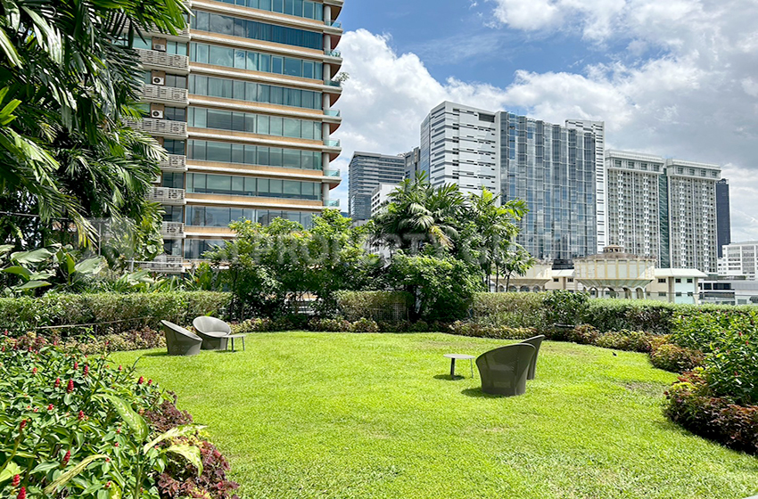 Condominium in Ploenchit 