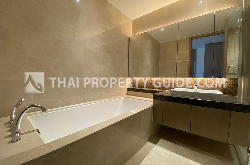 Condominium in Ploenchit : Magnolias Ratchadamri(Condominium) 