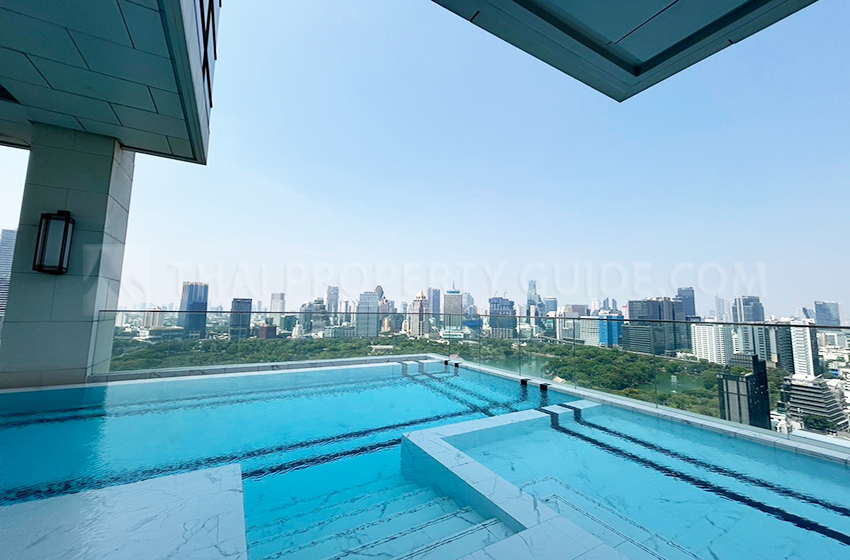 Condominium in Ploenchit 