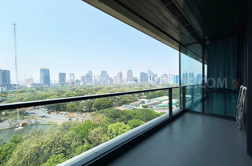 Condominium in Ploenchit 