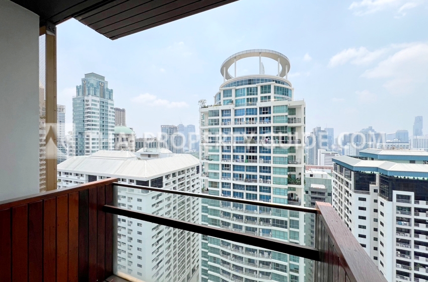 Condominium in Ploenchit : Hansar Rajdamri 