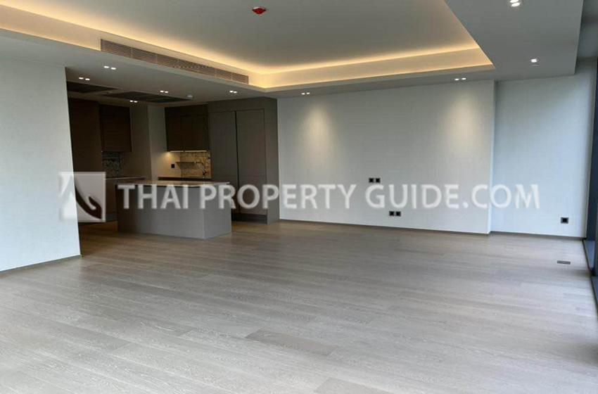 Condominium in Ploenchit 