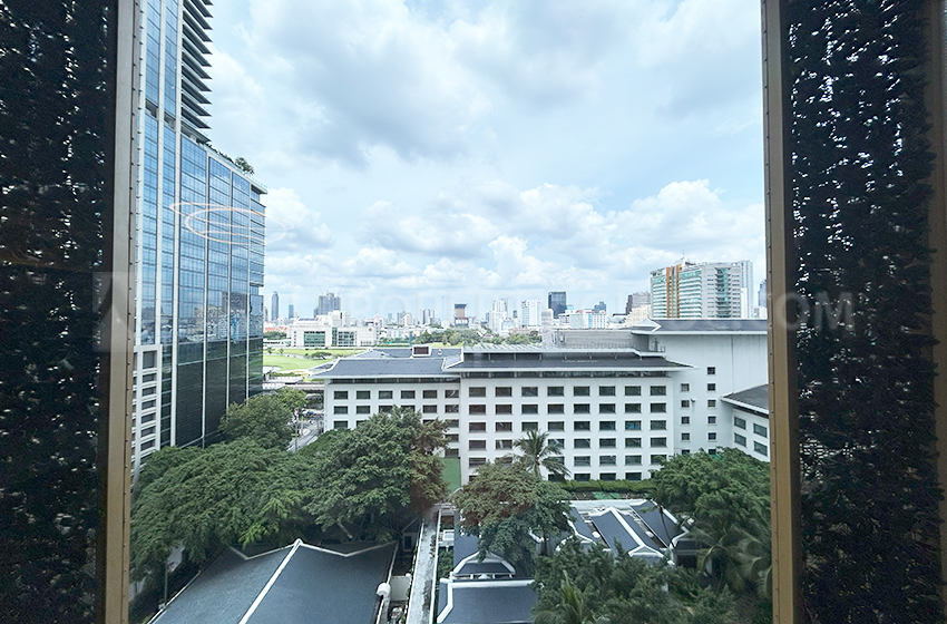 Condominium in Ploenchit : Hansar Rajdamri 