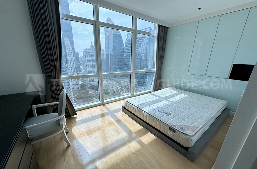 Condominium in Ploenchit : Athenee Residence 