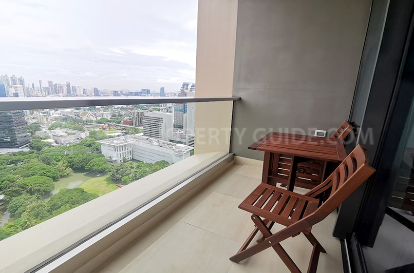 Condominium in Ploenchit 