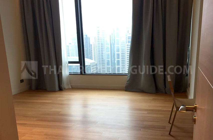 Condominium in Ploenchit 