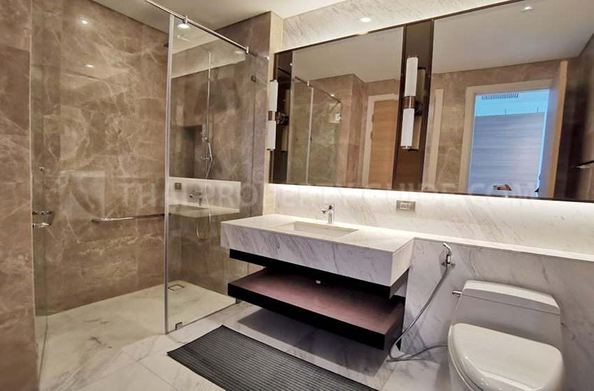 Condominium in Ploenchit 