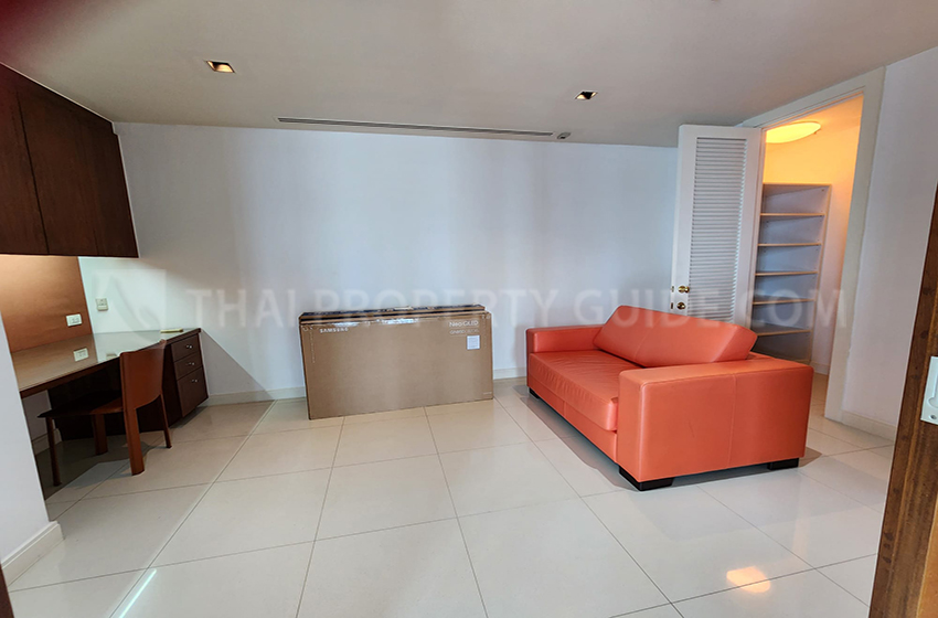 Condominium in Ploenchit : Athenee Residence 