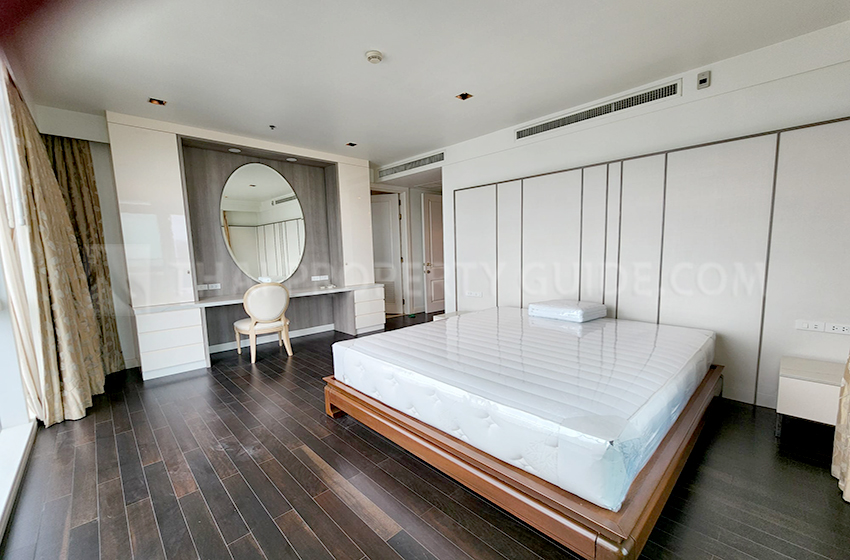 Condominium in Ploenchit : Athenee Residence 