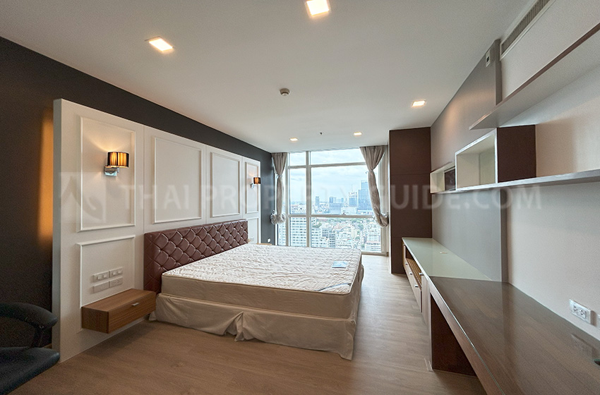 Condominium in Ploenchit : Athenee Residence 