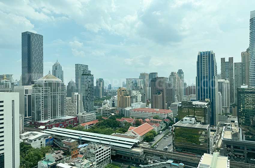 Condominium in Ploenchit 