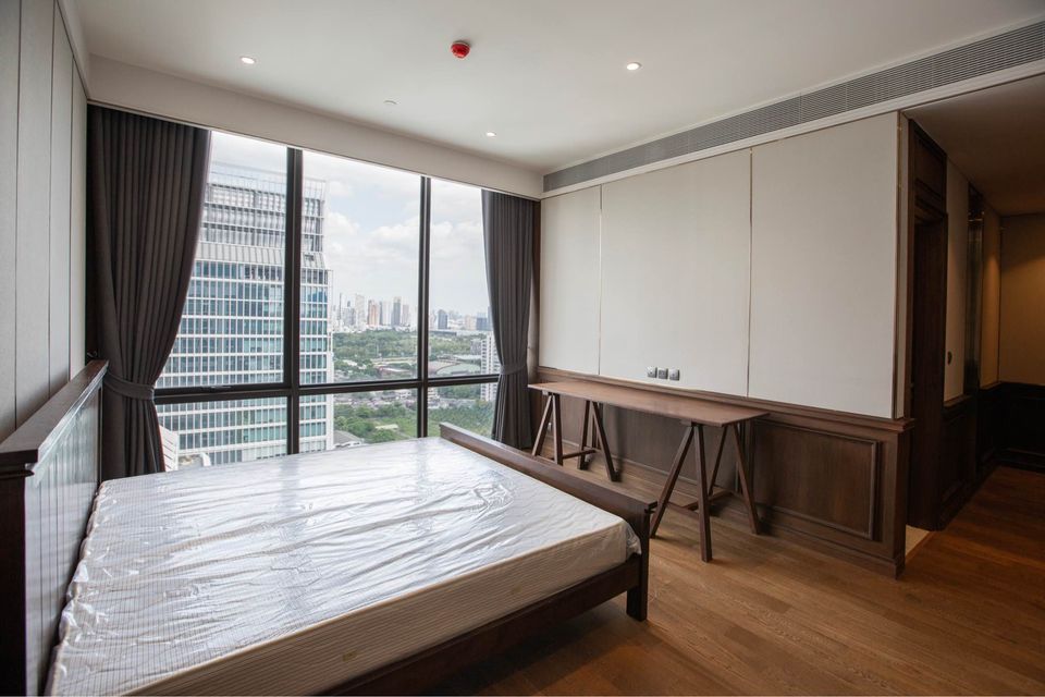 Condominium in Ploenchit 