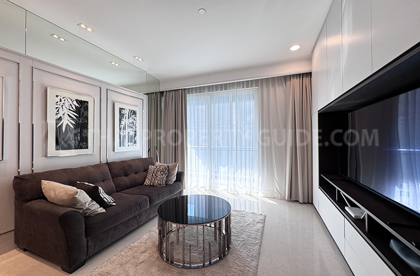 Condominium in Ploenchit