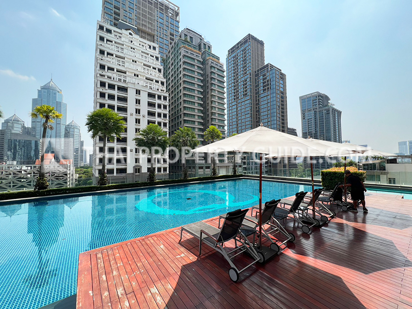 Condominium in Ploenchit 