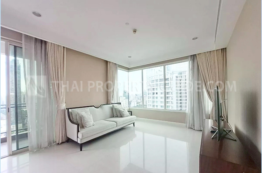 Condominium in Ploenchit 
